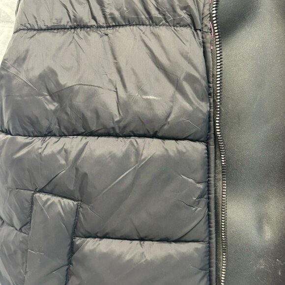 Reversible Black and Pink Puffer Vest - Picture 4 of 6